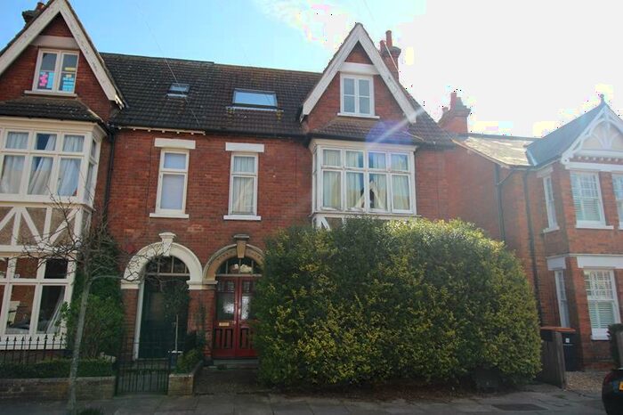 1 Bedroom Flat To Rent In Cornwall Road, Bedford, MK40