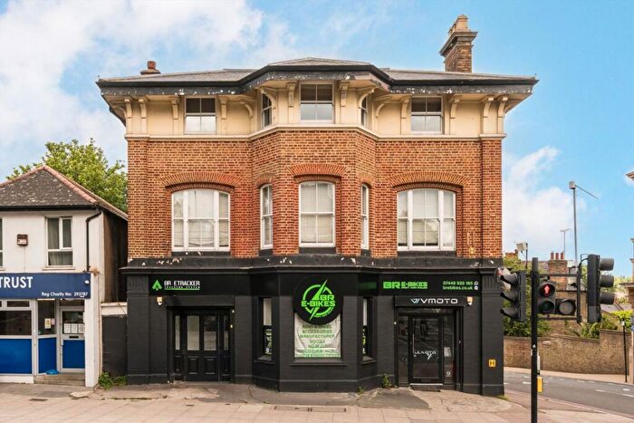 3 Bedroom House For Sale In Lewisham Way, Brockley, SE4
