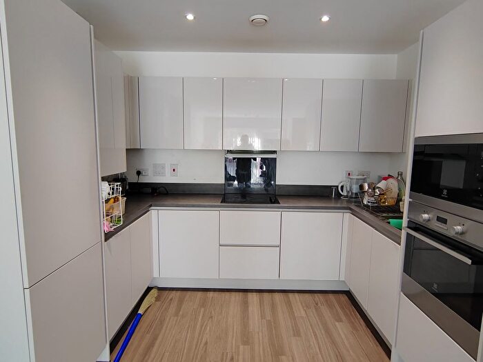 2 Bedroom Flat To Rent In Bucknall Place, Watford, WD19