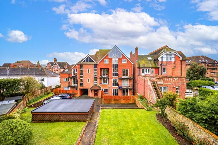 3 Bedroom Apartment To Rent In Meads Road, Eastbourne, BN20