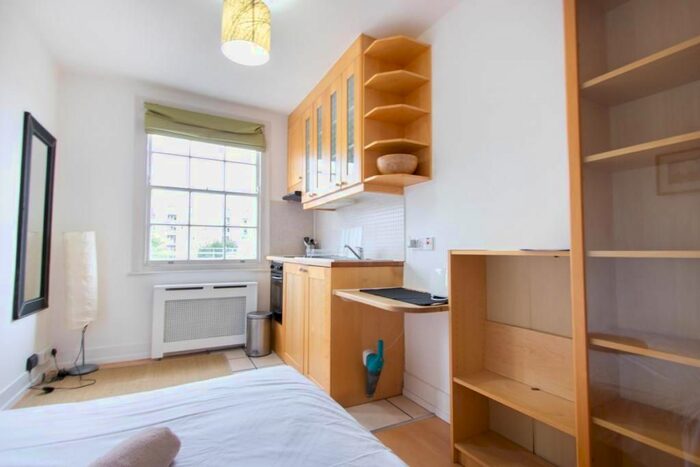 Studio To Rent In Claverton Street, Pimlico, London, SW1V