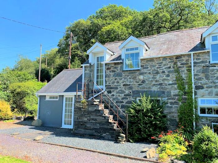 2 Bedroom Cottage For Sale In Swn Yr Afon, Aberdovey, LL36