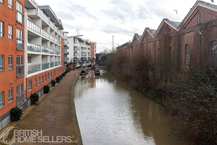 2 Bedroom Apartment For Sale In Lonsdale, Wolverton, Milton Keynes, Buckinghamshire, MK12