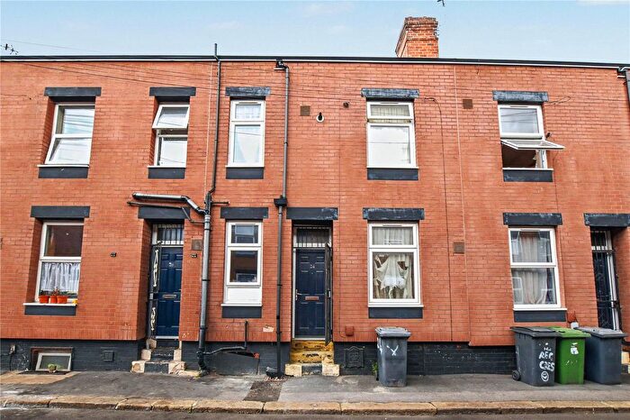 1 Bedroom Terraced House For Sale In Recreation Crescent, Leeds, West Yorkshire, LS11