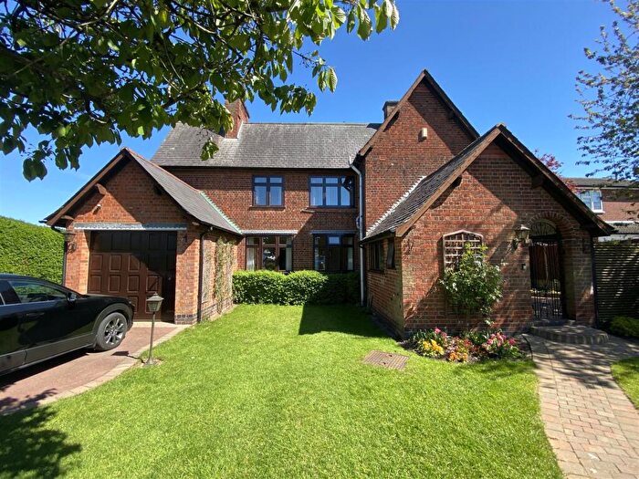 5 Bedroom Detached House For Sale In Station Road, Earl Shilton, LE9