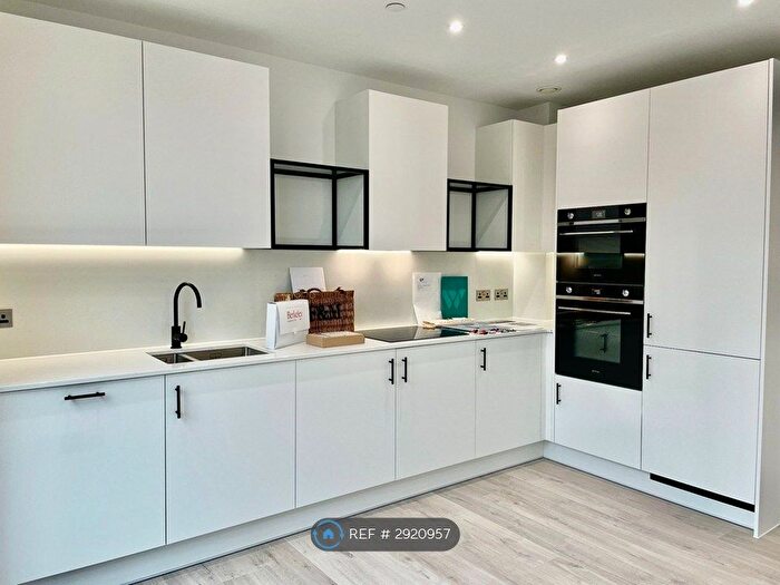 2 Bedroom Flat To Rent In Willowbrook House, London, N4