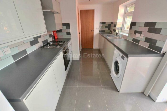 5 Bedroom Terraced House To Rent In Donnington Road, Reading, RG1
