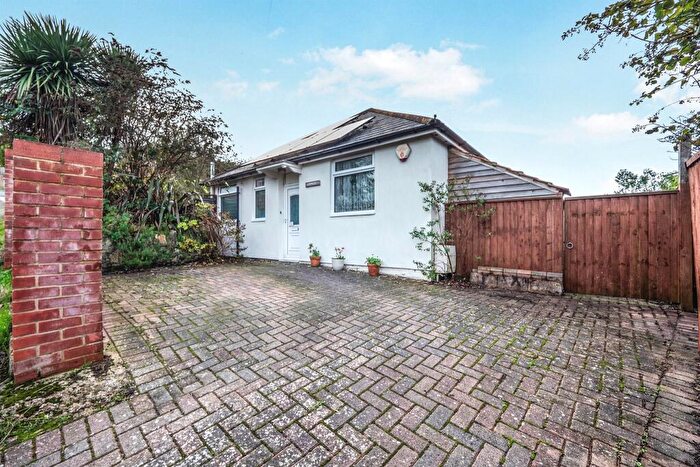 3 Bedroom Detached Bungalow For Sale In Gypsy Lane, Weymouth, DT4