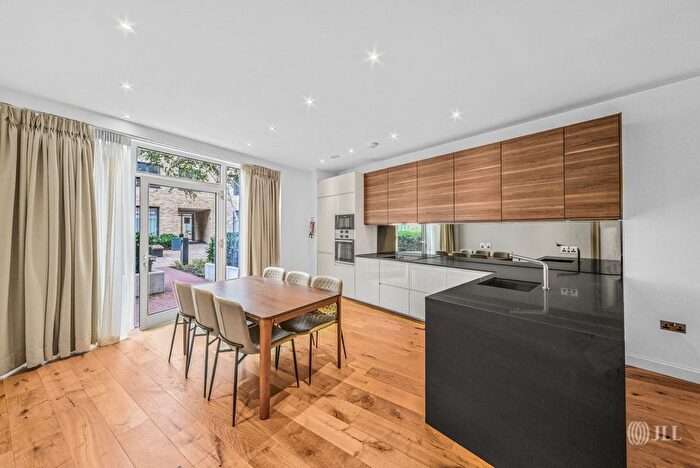 2 Bedroom Flat To Rent In Copperworks Wharf, London, E15