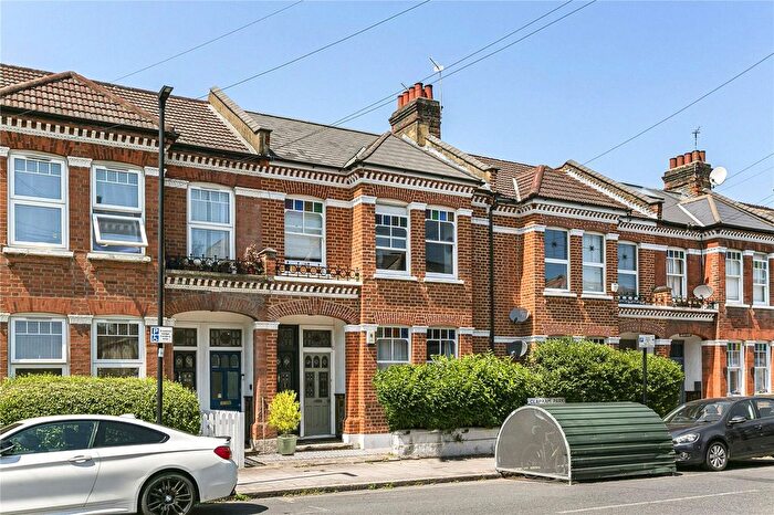 2 Bedroom Flat For Sale In Lyham Road, London, SW2