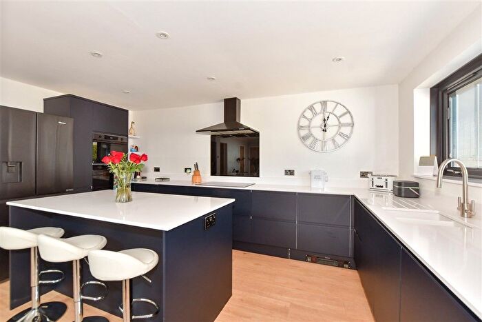 3 Bedroom Detached Bungalow For Sale In Deanwood Road, Dover, Kent, CT17