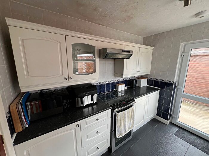 2 Bedroom Detached Bungalow For Sale In Woodpecker Drive, Weston-Super-Mare, BS22