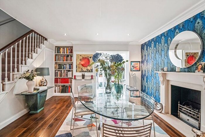 2 Bedroom Flat To Rent In Clarendon Gardens, Little Venice, W9