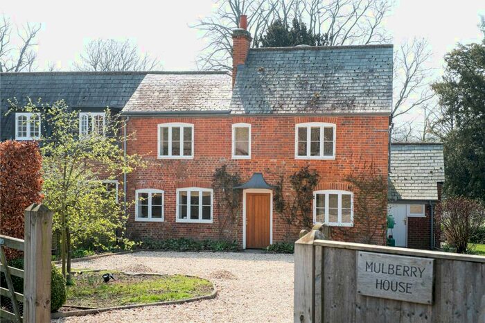 3 Bedroom Semi-Detached House For Sale In Donnington Grove, Donnington, Newbury, Berkshire, RG14