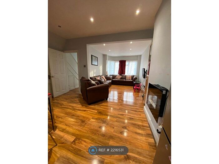 3 Bedroom Terraced House To Rent In Hartland Drive, Ruislip, HA4