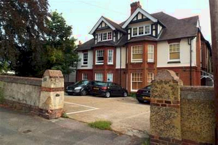 Flat To Rent In Buckland Road, Maidstone, ME16