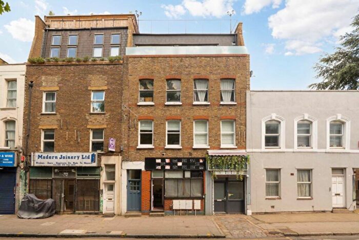 2 Bedroom Flat For Sale In Hornsey Road, London, N19