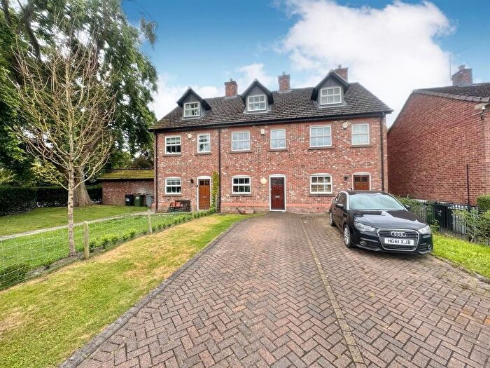 3 Bedroom Town House For Sale In Twinnies Road, Wilmslow, SK9