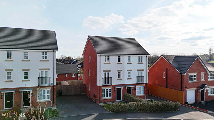 3 Bedroom Semi Detached House For Sale In Brickwork Close, Birmingham, West Midlands, B24