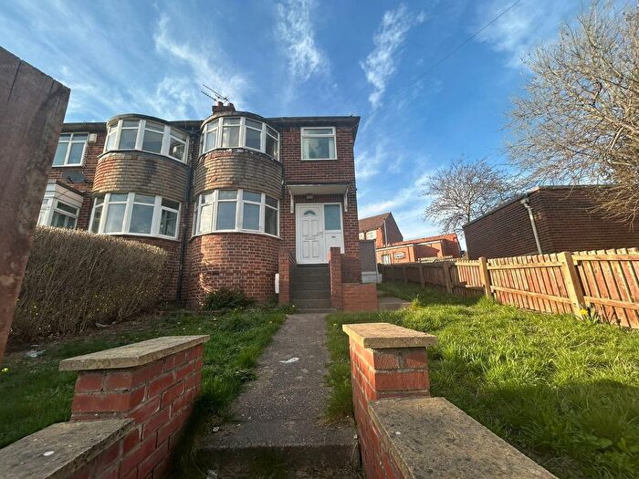 3 Bedroom Semi-Detached House To Rent In Whitehall Road, Leeds, West Yorkshire, LS12