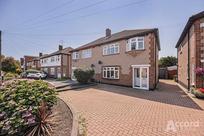 3 Bedroom Semi Detached House For Sale In Pettits Lane North, Romford, RM1
