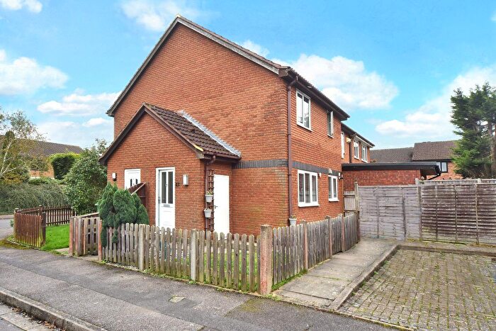 1 Bedroom Detached House To Rent In Bishop Fox Way, West Molesey, KT8