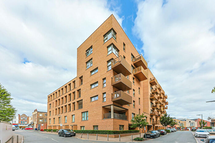 2 Bedroom Apartment For Sale In Perryfield Way, Hendon Waterside, NW9