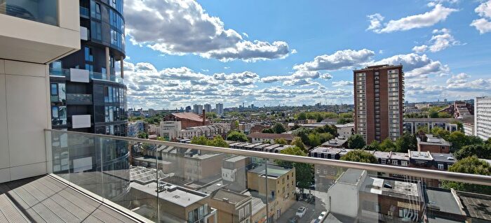 2 Bedroom Flat To Rent In City North Place, London, N4