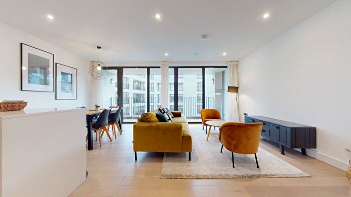 3 Bedroom Flat To Rent In Cremer Street, London, E2