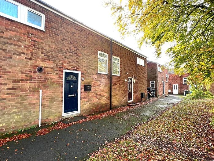 3 Bedroom Terraced House For Sale In Lilac Way, Basingstoke, RG23