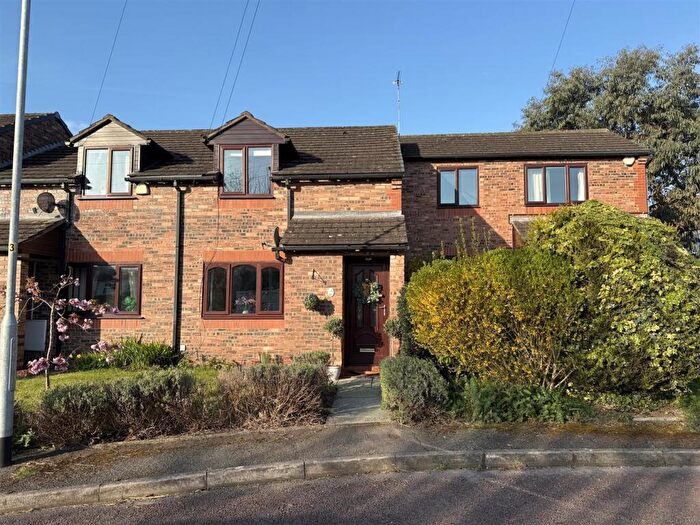 2 Bedroom Mews For Sale In Epping Court, Heswall, Wirral, CH60