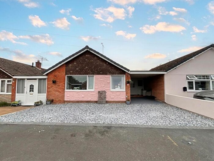 2 Bedroom Detached Bungalow For Sale In Fraser Close, Stone, ST15
