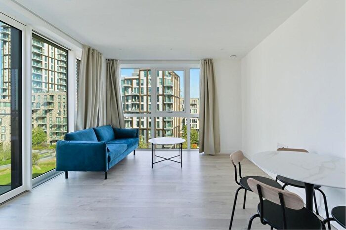 1 Bedroom Flat To Rent In Hartington Court, Woodberry Down, London, N4