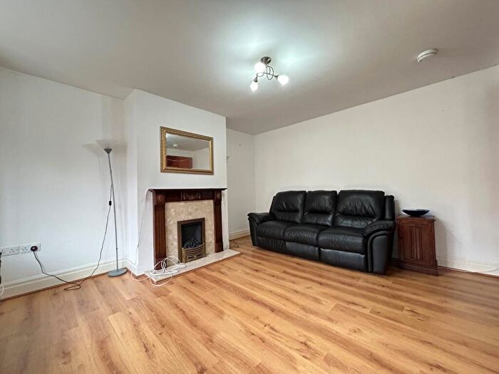 3 Bedroom Terraced House To Rent In Woodside Place, Burley, Leeds, LS4