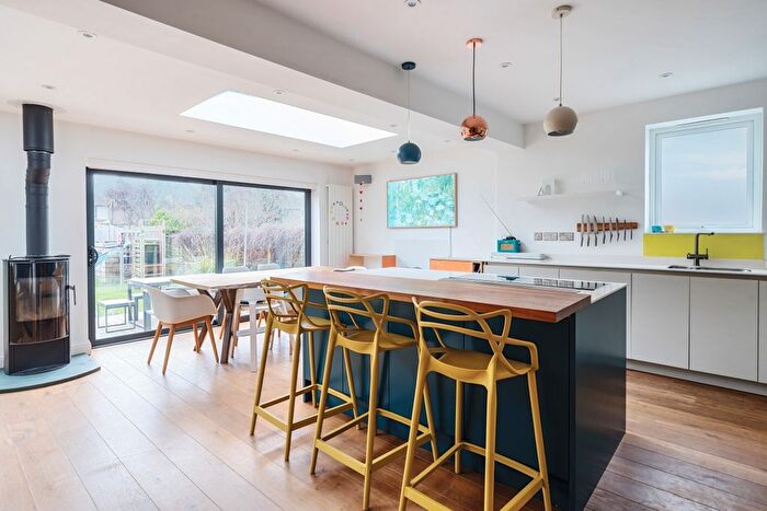 4 Bedroom Semi-Detached House To Rent In Woodhouse Road, Hove, BN3