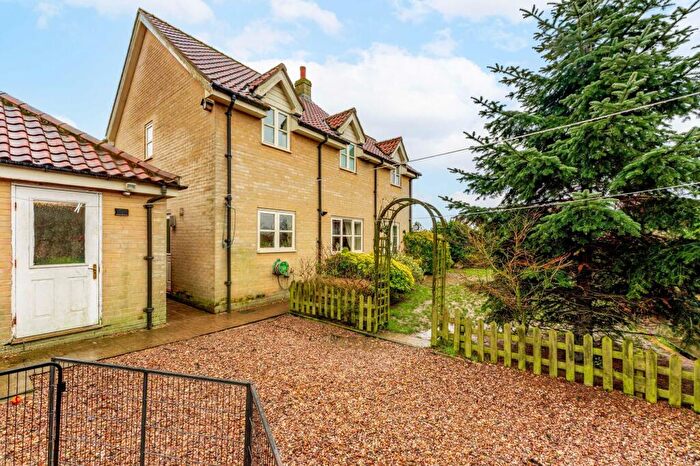 4 Bedroom Detached House For Sale In Chalmers Green, Carlton Colville, NR33