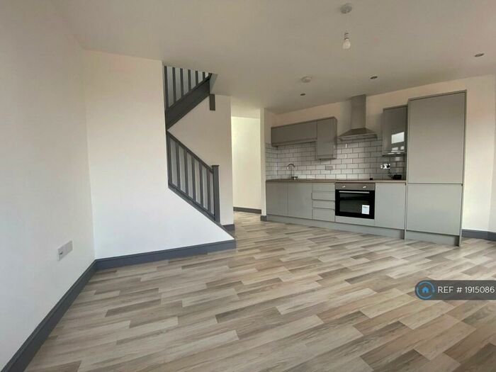 2 Bedroom Detached House To Rent In Wilson Terrace, Kettering, NN16