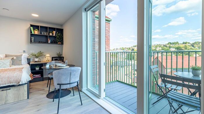 Apartment To Rent In Guildford Plaza, GU2