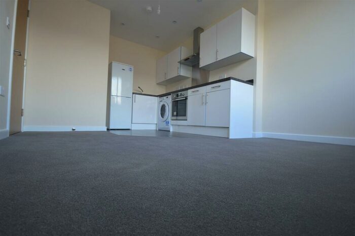 2 Bedroom Flat To Rent In Burleys Way, Leicester, LE1