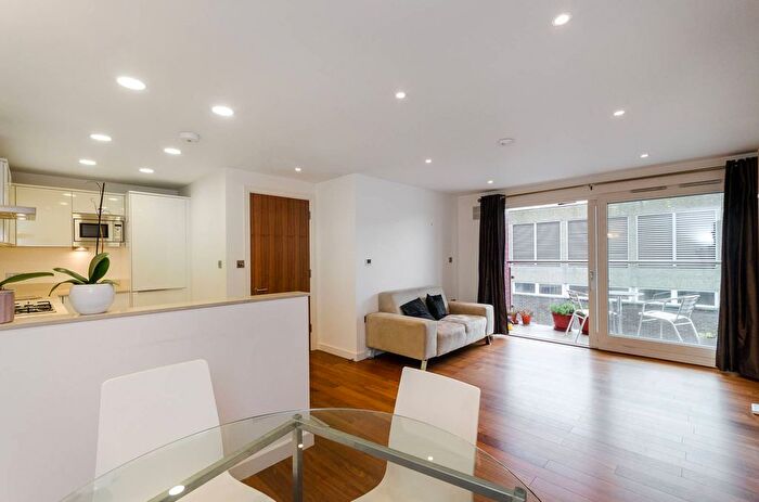 2 Bedroom Flat To Rent In Felsham Road, West Putney, London, SW15