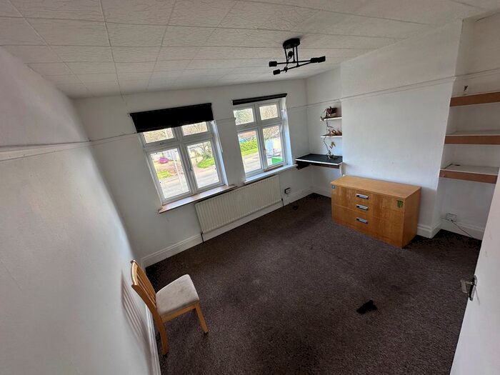 2 Bedroom Flat To Rent In Oxford Road, Gerrards Cross, SL9