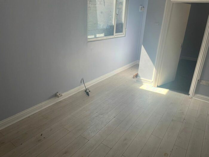 1 Bedroom Flat To Rent In Buxton Road, Luton, Bedfordshire, LU1