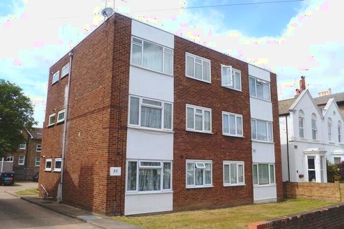 1 Bedroom Apartment To Rent In Elgin Road, East Croydon, CR0