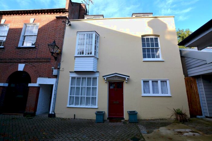4 Bedroom End Of Terrace House To Rent In Corn Market, Wimborne, BH21