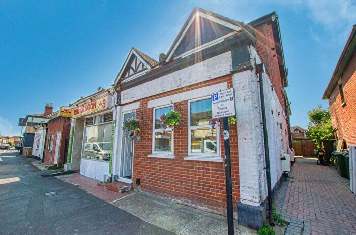 4 Bedroom Flat For Sale In Converted Building, Park Road, Southampton, City Of Southampton, SO15