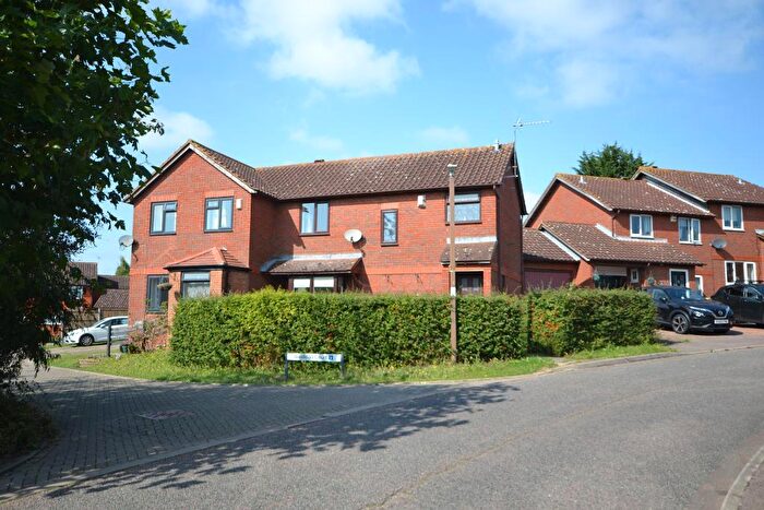 3 Bedroom Semi-Detached House To Rent In Huntingbrooke, Great Holm, Milton Keynes, Buckingahamshire, MK8