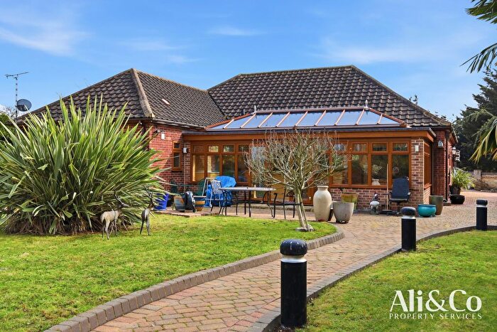 7 Bedroom Bungalow For Sale In Rainbow Acres, Stifford Clays Road, Orsett, Grays, RM16