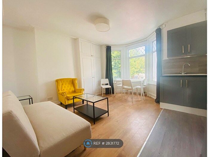 1 Bedroom Flat To Rent In Dunbar Road, London, N22