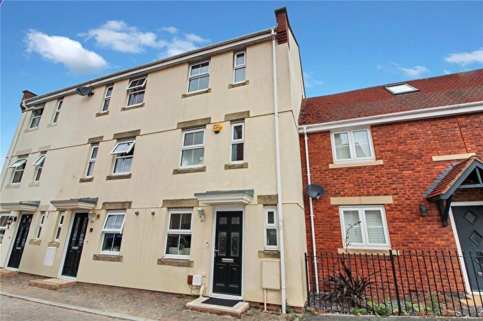 4 Bedroom Terraced House For Sale In Dorney Road, Swindon, Wiltshire, SN25