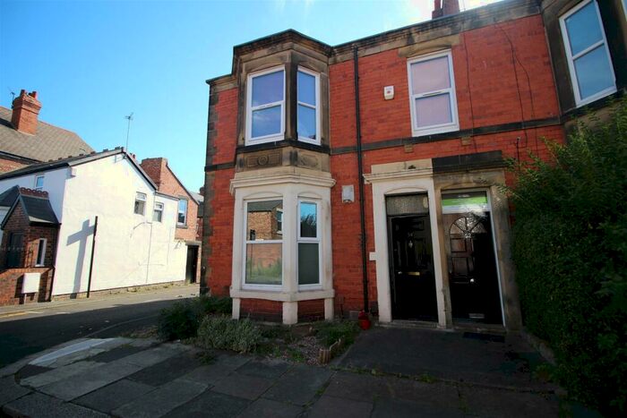 3 Bedroom Flat To Rent In Myrtle Grove, West Jesmond, Newcastle Upon Tyne, NE2